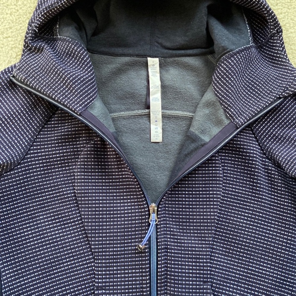 Like new Lululemon Scuba hoodie - Picture 8 of 12